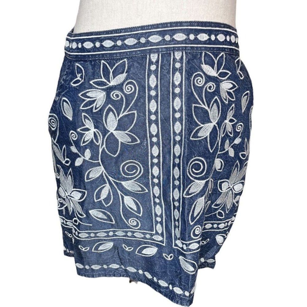 Nordstrom Chloe & Katie Size Medium Blue White Floral Chambray Denim Mini Skirt